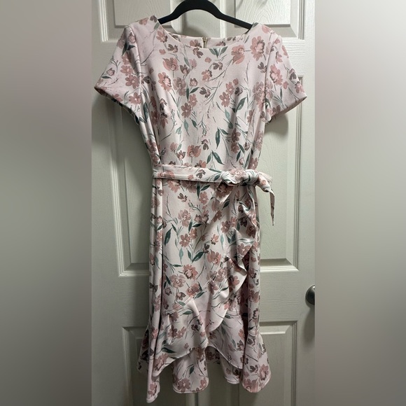 Calvin Klein - Floral-Print Short-Sleeve Ruffle-Hem Dress - Size 10 - Picture 5 of 10